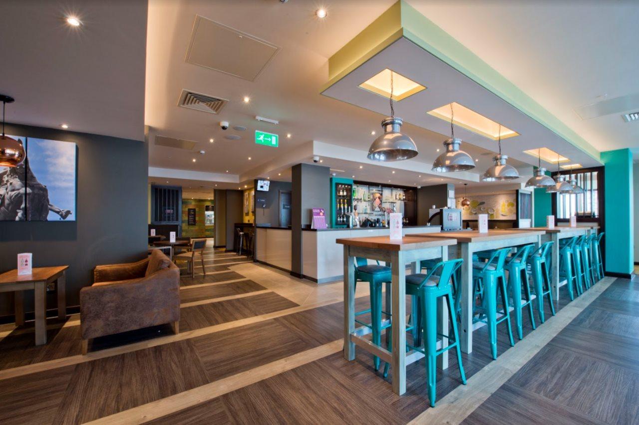 Premier Inn Leeds City Centre ภายนอก รูปภาพ