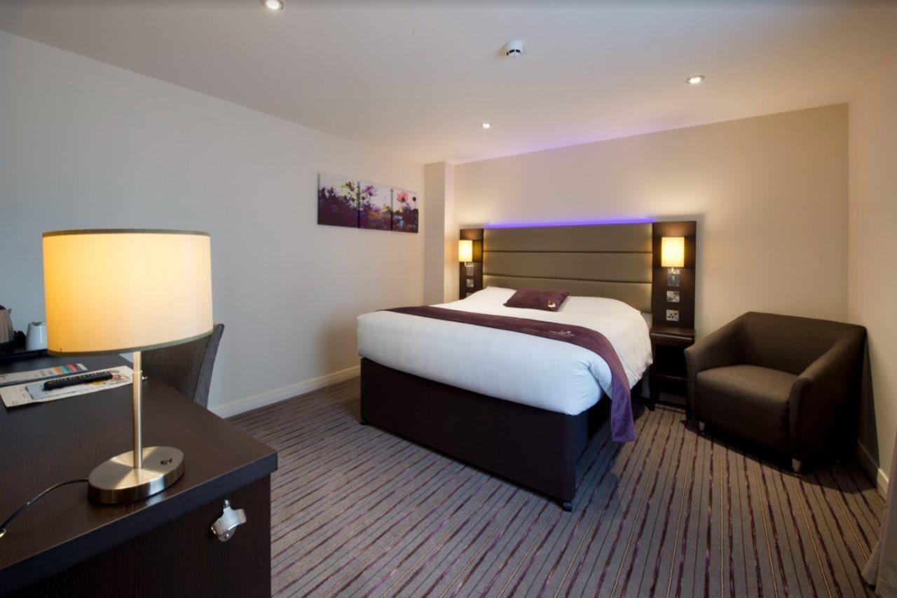 Premier Inn Leeds City Centre ภายนอก รูปภาพ